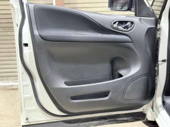 セレナ2.0 ハイウェイスター 4WD　防錆塗装TVナビBカメエンスタ後席モニタ 2000