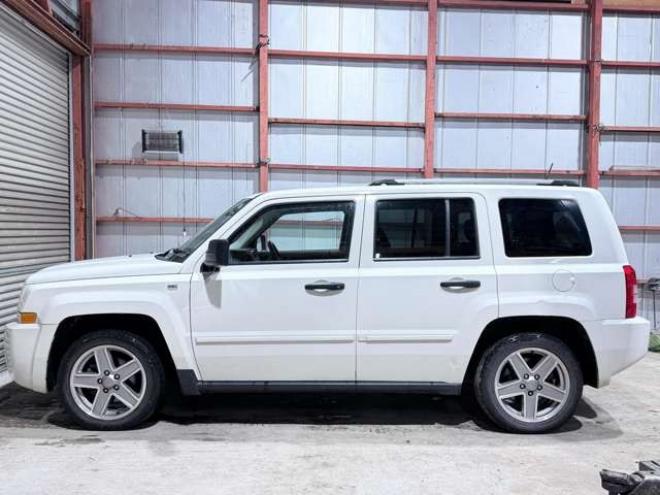 クライスラー・ジープパトリオット リミテッド 4WD　下廻防錆ETC 正規輸入車 2400