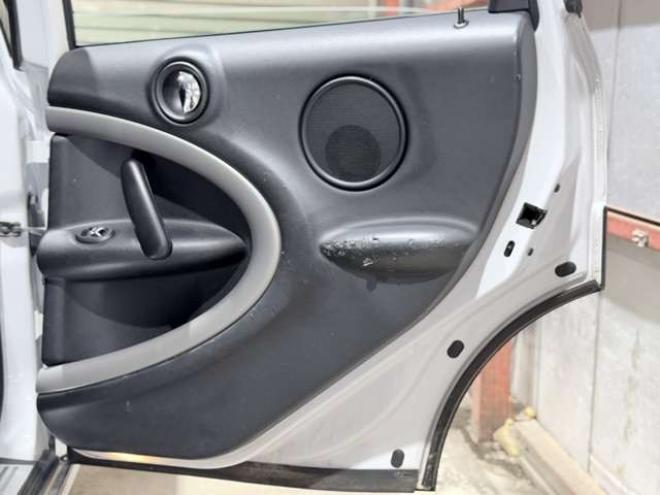 ミニクロスオーバー クーパー D オール4 4WD　下廻防錆4WDキーレス 正規輸入車 2000