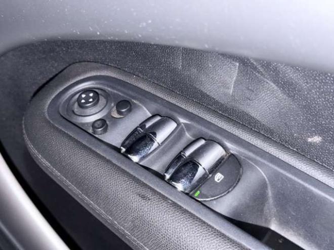 ミニクロスオーバー クーパー D オール4 4WD　下廻防錆4WDキーレス 正規輸入車 2000