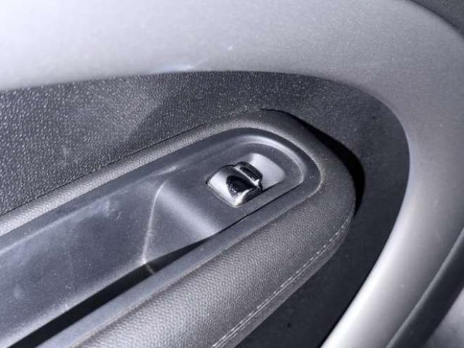 ミニクロスオーバー クーパー D オール4 4WD　下廻防錆4WDキーレス 正規輸入車 2000