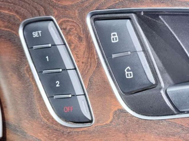 アウディA6アバント 2.8 FSI クワトロ 4WD　下廻防錆TVナビBカメETC 正規輸入車 2800