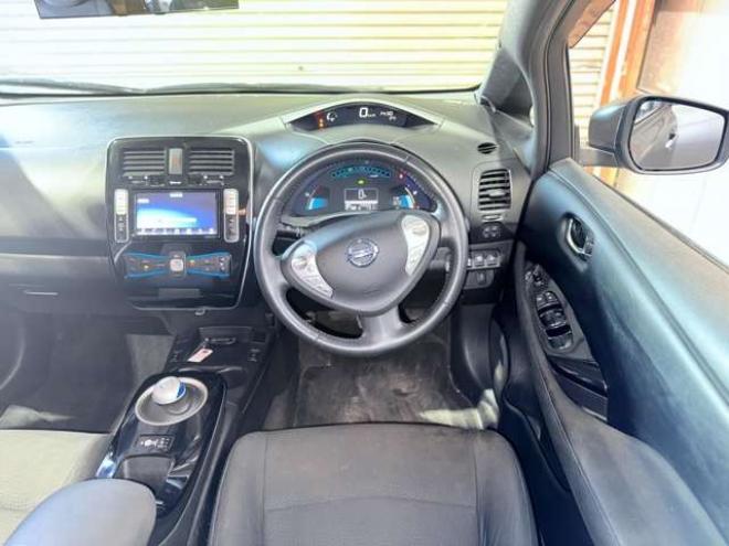 リーフ30kWh X　下廻防錆TVナビBカメETC夏冬タイヤ 2WD 不明