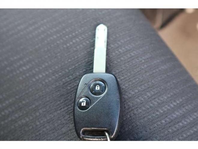 オデッセイ2.4 アブソルート 4WD　ナビTV・バックカメラ・キーレス 2400