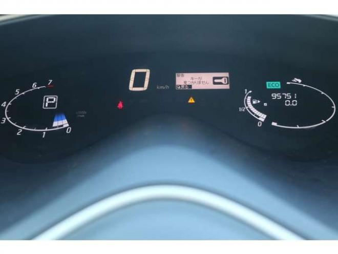 セレナ2.0 ハイウェイスター 4WD　HID・ナビ・TV・両側パワースライドドア・バックカメラ・R9/5月・9.6万キロ 2000