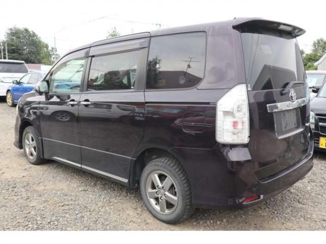 ヴォクシー2.0 ZS 煌II 4WD スマートキー・ナビ・TV・バックカメラ・両側パワスラ・後期型 2000