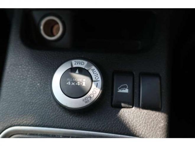 エクストレイル2.0 20GT ディーゼルターボ 4WD　6速MT・ナビ・TV・Bカメラ・スマートキー 2000