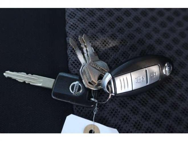 エクストレイル2.0 20GT ディーゼルターボ 4WD　6速MT・ナビ・TV・Bカメラ・スマートキー 2000