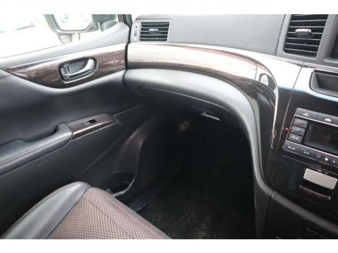 エルグランド2.5 250ハイウェイスター 4WD　ナビTV・Bカメラ・パワスラ・R8/7月 2500