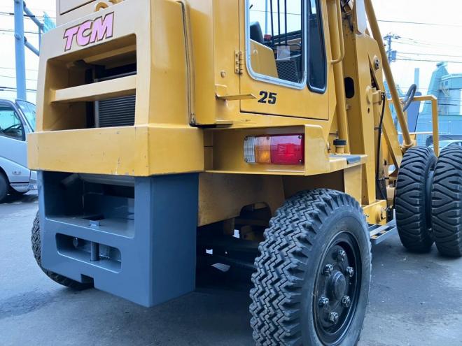 フォークリフトTCM　中古　フォークローダー/ハイリフトアーム/ショベルローダー　SD25T8　建機