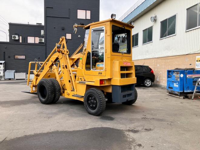 フォークリフトTCM　中古　フォークローダー/ハイリフトアーム/ショベルローダー　SD25T8　建機
