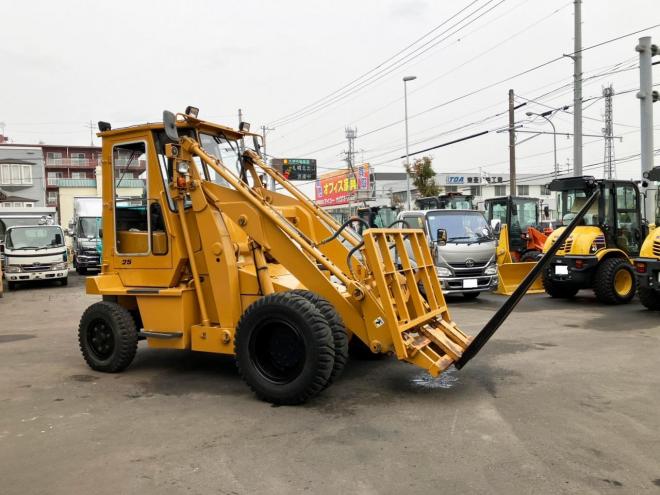 フォークリフトTCM　中古　フォークローダー/ハイリフトアーム/ショベルローダー　SD25T8　建機