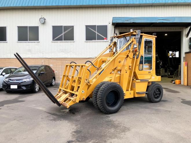 フォークリフトTCM　中古　フォークローダー/ハイリフトアーム/ショベルローダー　SD25T8　建機