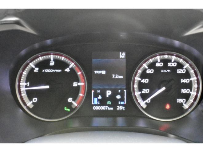 デリカD:5　Chamonix　４ＷＤ　登録済未使用車　シャモニーコンプリートパッケージ　アルパインナビビッグＸ　ドラレコ前後　フロアマット