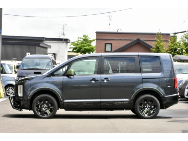 デリカD:5　Chamonix　4WD　シャモニーコンプリートパッケージ　新品フロントガード　社外ナビ付　フロアマット付　登録済未使用車　オートステップ付　寒冷地仕様