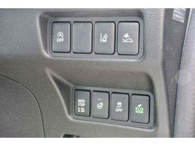 デリカD:5　Chamonix　4WD　シャモニーコンプリートパッケージ　新品フロントガード　社外ナビ付　フロアマット付　登録済未使用車　オートステップ付　寒冷地仕様