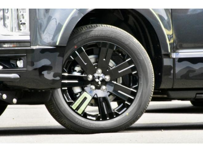 デリカD:5　Chamonix　4WD　シャモニーコンプリートパッケージ　新品フロントガード　社外ナビ付　フロアマット付　登録済未使用車　オートステップ付　寒冷地仕様