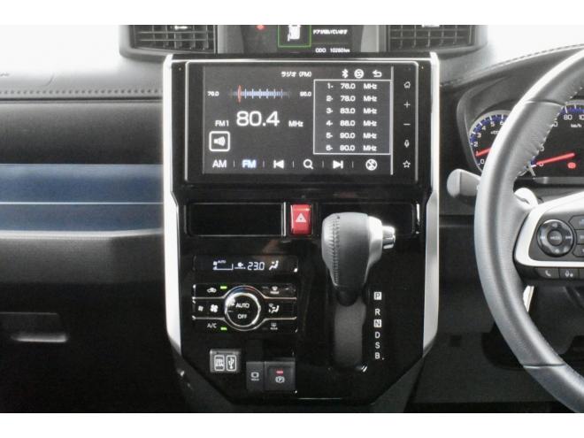 ルーミーカスタムG　4WD　ワンオーナ　純正ディスプレイオーディオ　禁煙車　両側パワースライドドア　夏／冬タイヤ　ドラレコ