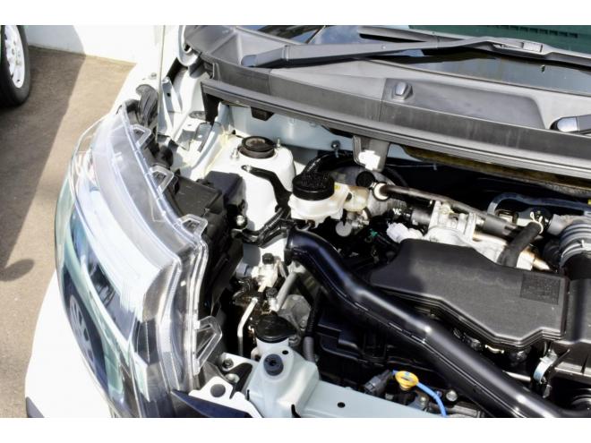 ルーミーカスタムG　4WD　ワンオーナ　純正ディスプレイオーディオ　禁煙車　両側パワースライドドア　夏／冬タイヤ　ドラレコ