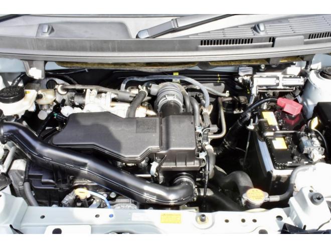 ルーミーカスタムG　4WD　ワンオーナ　純正ディスプレイオーディオ　禁煙車　両側パワースライドドア　夏／冬タイヤ　ドラレコ