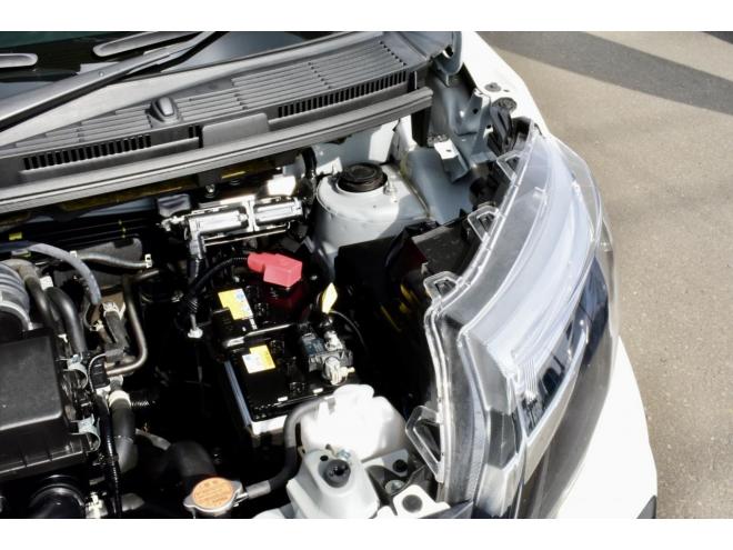 ルーミーカスタムG　4WD　ワンオーナ　純正ディスプレイオーディオ　禁煙車　両側パワースライドドア　夏／冬タイヤ　ドラレコ