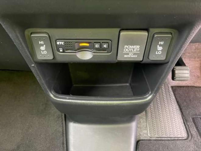 N-BOXカスタムG ターボSSパッケージ 4WD　1年走行距離無制限保証/Bluetooth/両側パワースライドドア/ナビTV/バックカメラ/純正ビルトインETC/純正エンジンスターター/全席シートヒーター/ハーフレザーシート/HID/クルーズコントロール/法定整備付き 660