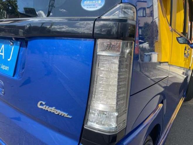 N-BOXカスタムG ターボ Lパッケージ 2トーンカラースタイル 4WD　1年走行距離無制限保証/Bluetooth/フルセグTV/両側パワースライドドア/バックカメラ/純正エンジンスターター/純正プレミアムインターナビ/ハーフレザーシート/前席シートヒータ/HID/車検整備2年付/修復歴無し 660