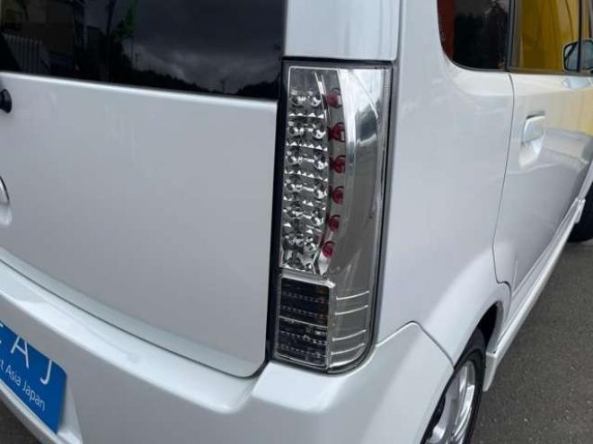 eKスポーツR 4WD　1年走行距離無制限保証/インタークーラーターボ/4速AT/キーレス/HIDヘッドライト/シートヒーター/走行69000キロ/車検整備付/法定整備/修復歴無し/禁煙車 660