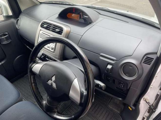 eKスポーツR 4WD　1年走行距離無制限保証/インタークーラーターボ/4速AT/キーレス/HIDヘッドライト/シートヒーター/走行69000キロ/車検整備付/法定整備/修復歴無し/禁煙車 660