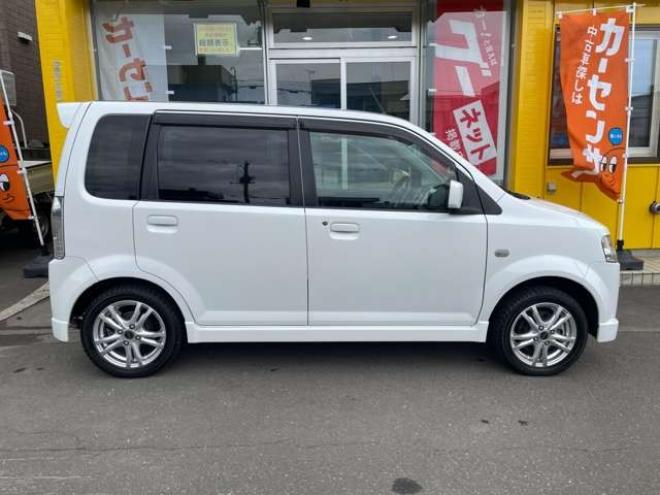 eKスポーツR 4WD　1年走行距離無制限保証/インタークーラーターボ/4速AT/キーレス/HIDヘッドライト/シートヒーター/走行69000キロ/車検整備付/法定整備/修復歴無し/禁煙車 660