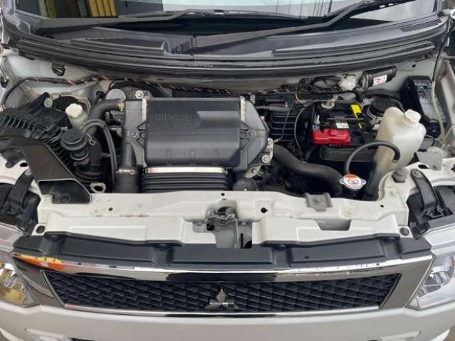 eKスポーツR 4WD　1年走行距離無制限保証/インタークーラーターボ/4速AT/キーレス/HIDヘッドライト/シートヒーター/走行69000キロ/車検整備付/法定整備/修復歴無し/禁煙車 660