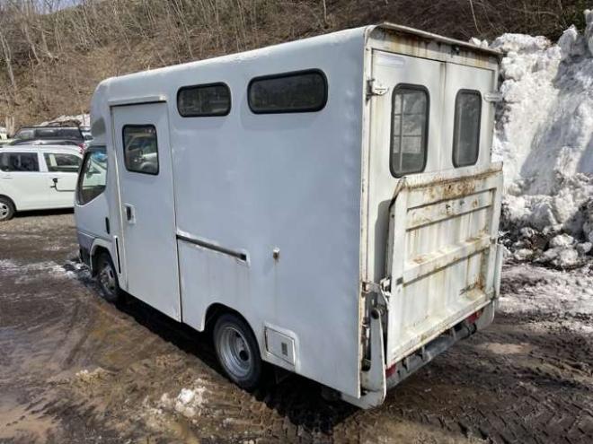 キャンターガッツ 2.8 ロング 全低床 ディーゼル 4WD　キャンピング・キッチンカーベース車両 2800