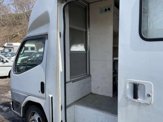 キャンターガッツ 2.8 ロング 全低床 ディーゼル 4WD　キャンピング・キッチンカーベース車両 2800