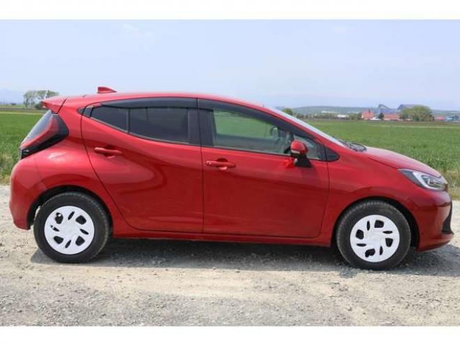 アクア1.5 Z E-Four 4WD　検2年　360カメラ　クルーズコントロール 1500