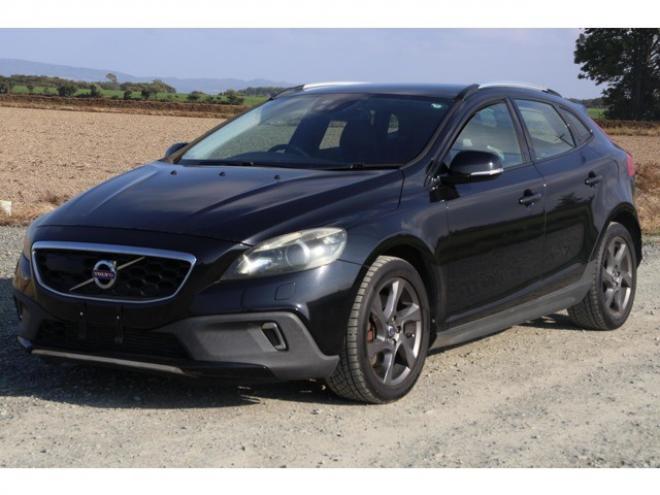 ボルボV40クロスカントリー　T5 4WD　検2年　バックカメラ　レザーシート　フルセグTV　自社　ローンカノウ 正規輸入車 2000