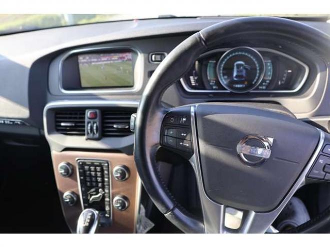 ボルボV40クロスカントリー　T5 4WD　検2年　バックカメラ　レザーシート　フルセグTV　自社　ローンカノウ 正規輸入車 2000