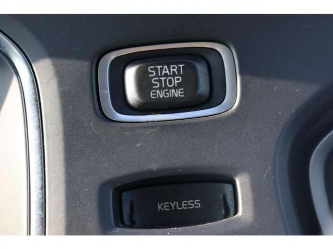 ボルボV40クロスカントリー　T5 4WD　検2年　バックカメラ　レザーシート　フルセグTV　自社　ローンカノウ 正規輸入車 2000