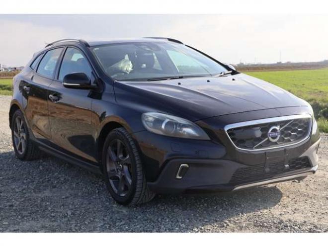 ボルボV40クロスカントリー　T5 4WD　検2年　バックカメラ　レザーシート　フルセグTV　自社　ローンカノウ 正規輸入車 2000