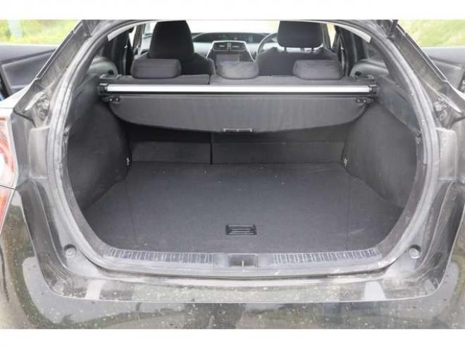 プリウス1.8 S E-Four 4WD　検2年　バックモニター 1800