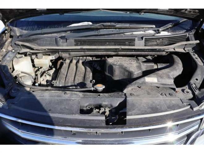 セレナ2.0 ハイウェイスター Vセレクション+SafetyII 4WD　検2年　自社　ローンカノウ 2000