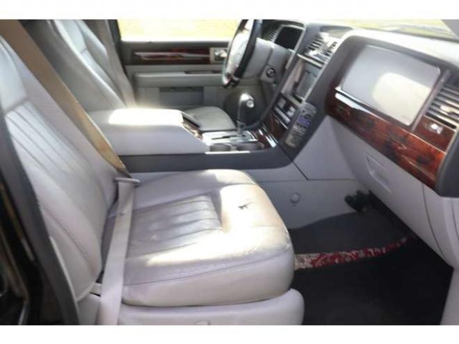 リンカーンナビゲーター 5.4 4WD　検1年　買取直販 正規輸入車 5400