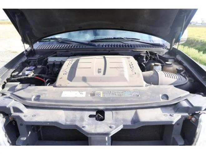 リンカーンナビゲーター 5.4 4WD　検1年　買取直販 正規輸入車 5400