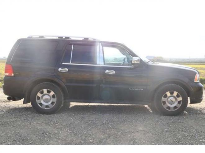 リンカーンナビゲーター 5.4 4WD　検1年　買取直販 正規輸入車 5400