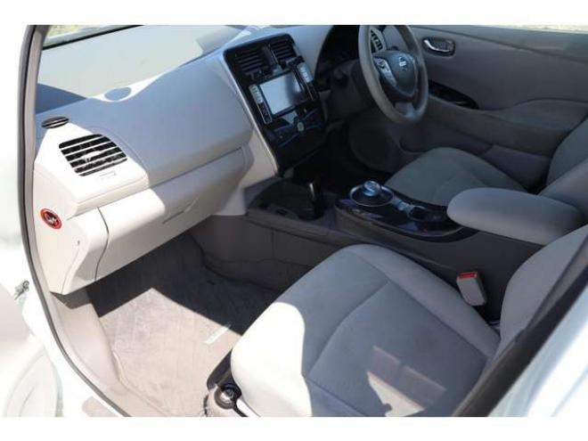 リーフG　検2年　自社　ローンカノウ 2WD 不明