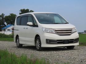 セレナ 2.0 ライダー ブラックライン 4WD 片パワスラ 検2年 自社 ローンカノウ 2000