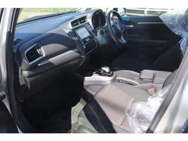 フィット1.5 ハイブリッド Fパッケージ 4WD　検2年　自社　ローンカノウ　EGスターター 1500