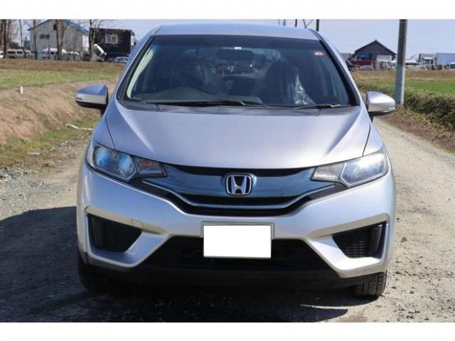 フィット1.5 ハイブリッド Fパッケージ 4WD　検2年　自社　ローンカノウ　EGスターター 1500