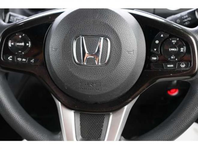 N-BOXカスタム 660 G L ホンダセンシング 4WD　検R8/11　外アルミ　スマートキー 660