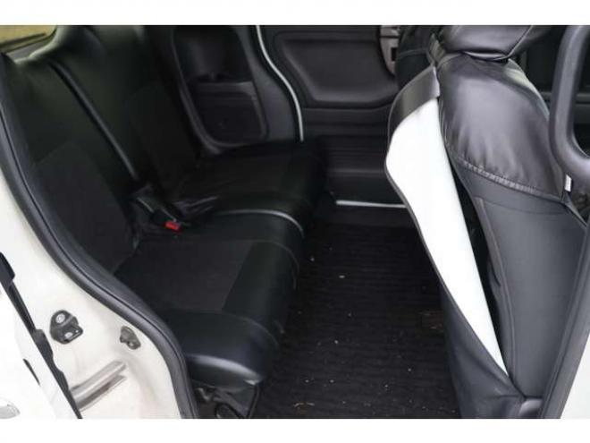 N-BOXカスタム 660 G L ホンダセンシング 4WD　検R8/11　外アルミ　スマートキー 660