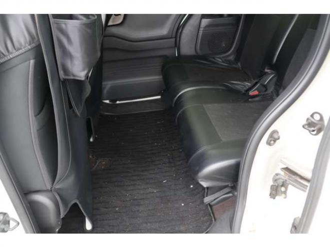 N-BOXカスタム 660 G L ホンダセンシング 4WD　検R8/11　外アルミ　スマートキー 660